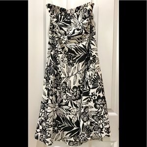 Gap-black & white strapless dress-size 6
